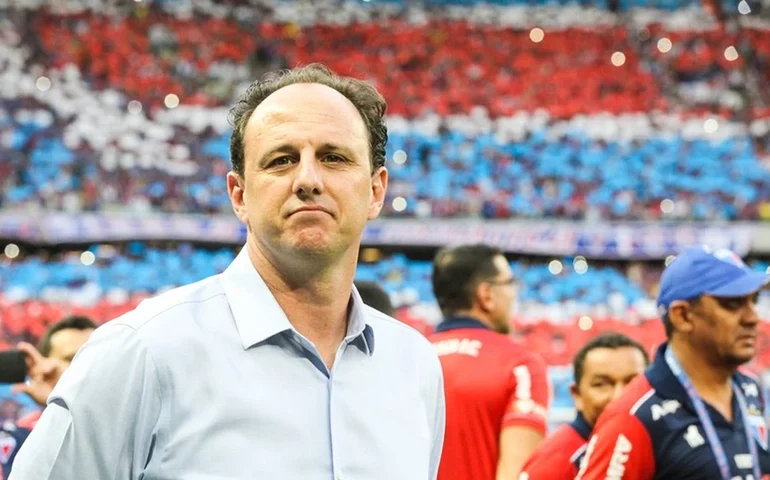 Após derrota do Bahia, Rogério Ceni desabafa em coletiva: 'Sou uma bosta, já fiquei velho, gordo e estou uma m...'