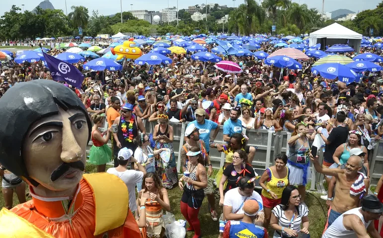 Ambev lança edital para patrocinar blocos de carnaval no Rio e em São Paulo