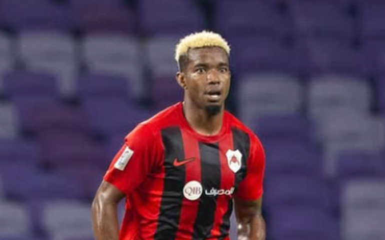 Vasco oficializa a contratação do experiente volante Thiago Mendes até o fim de 2027