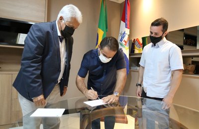 Marcelo Victor e Bruno Toledo se filiam ao Democratas