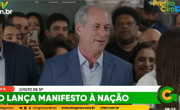 Ciro Gomes durante manifesto
