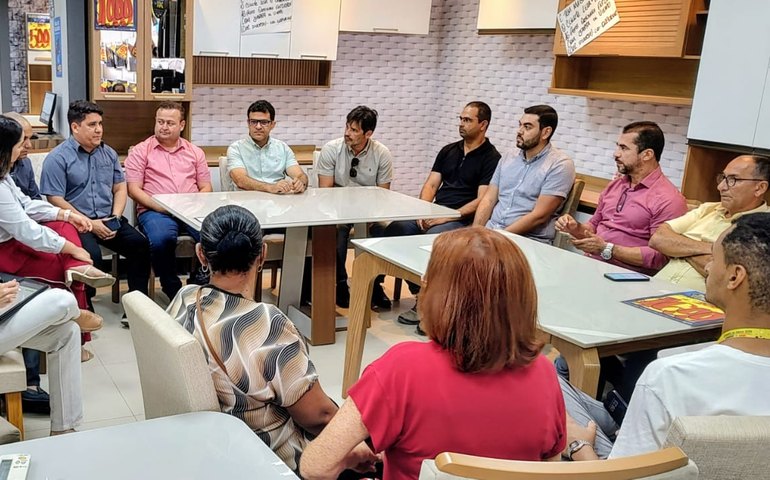 Empresários do centro de Arapiraca se reúnem com prefeitura para alinhar ajustes na obra de revitalização do comércio