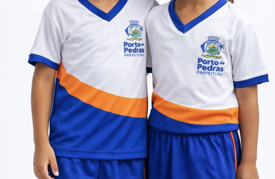 Prefeito Allan de Jesus entrega fardamento escolar para os estudantes nesta segunda (23)