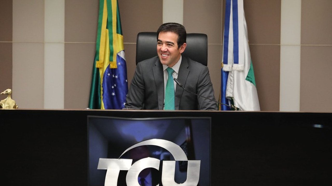 Bruno Dantas toma posse como novo presidente do TCU