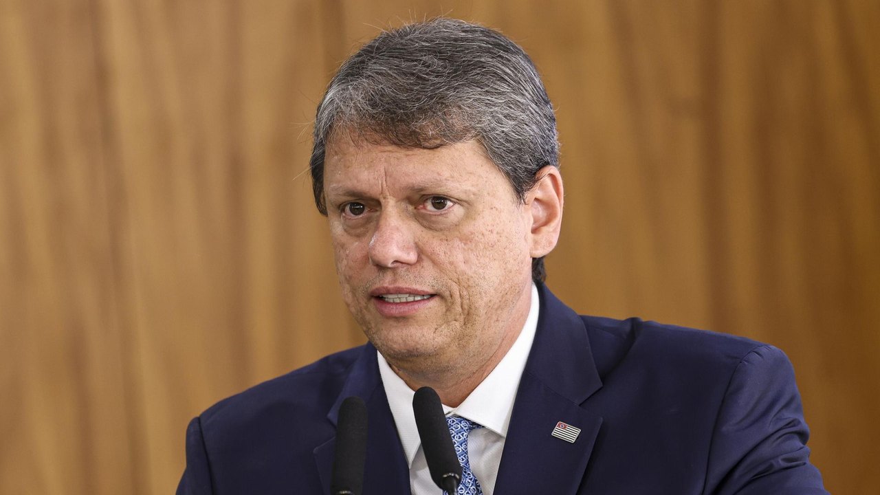 Em sabatina, Tarcísio defende fim da reeleição e reforma política