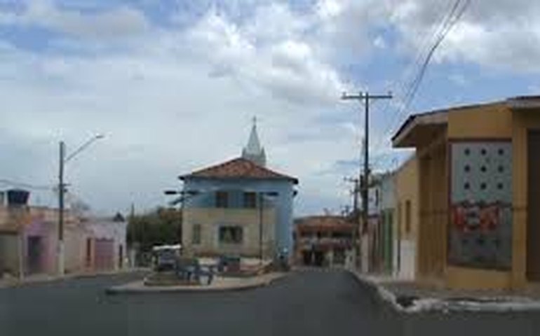 Jovens de Feira Grande têm fotos usadas sem consentimento em site pornográfico