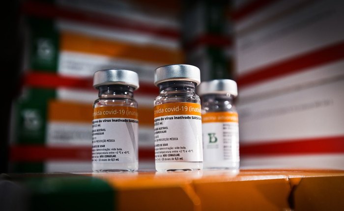 A coronaVac recebeu autorização da Anvisa para ser aplicada no público com mais de seis anos A coronaVac recebeu autorização da Anvisa para ser aplicada no público com mais de seis anos