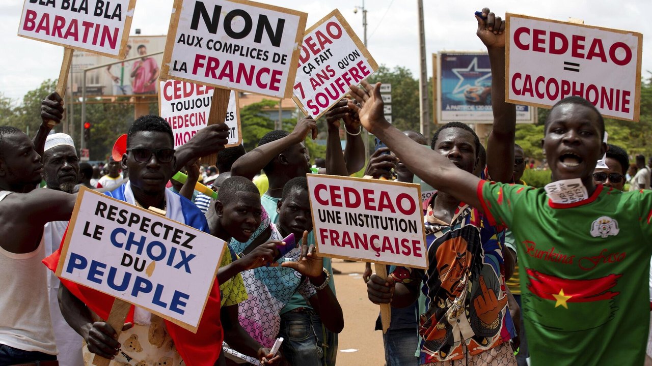 Decolonialismo francês, afastamento do FMI e mais integração: o ano de 2024 na África