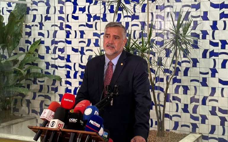 Paulo Pimenta confirma envio de novo projeto sobre escala 6x1 ao Congresso