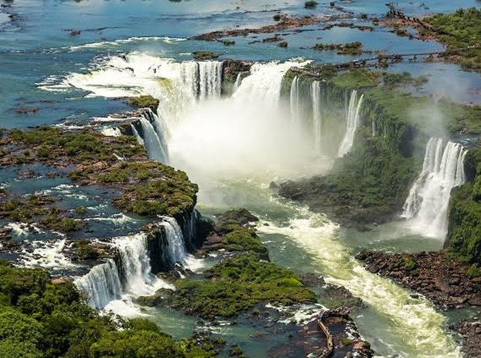 Foz do Iguaçu: natureza e águas exuberantes na tríplice fronteira