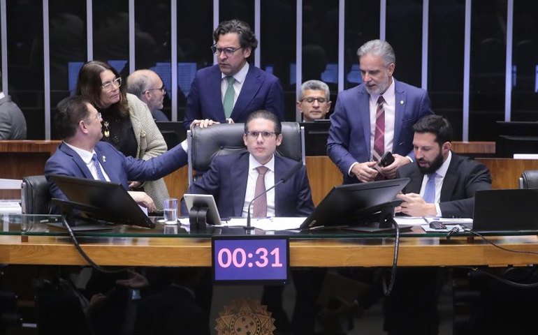 Câmara aprova MP que reformula crédito consignado para trabalhador do setor privado