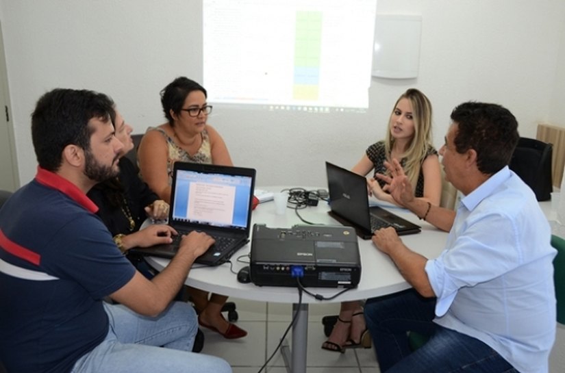 Secretário de Gestão de Saúde se reúne com representantes da governança