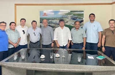 Ronaldo Lopes dialoga com empresários do Grupo Coringa sobre investimentos em Penedo
