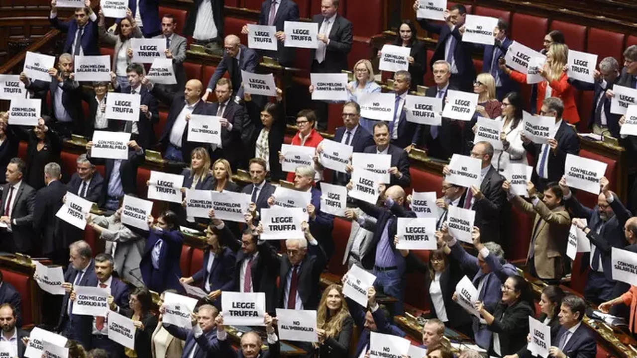 Itália aprova mudança em sistema de votação a 1 ano de eleições