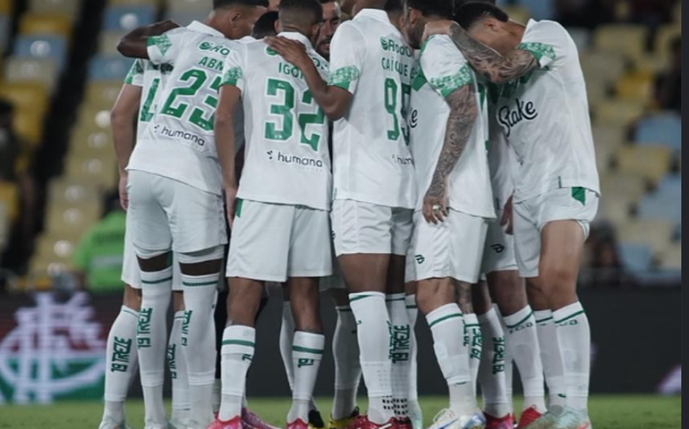 Árbitro relata na súmula ameaça de abandono dos jogadores do Juventude após gol do Fluminense