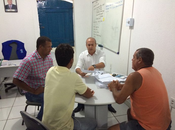 Sec. Meio Ambiente discute ordenamento de embarque da Praia do Francês