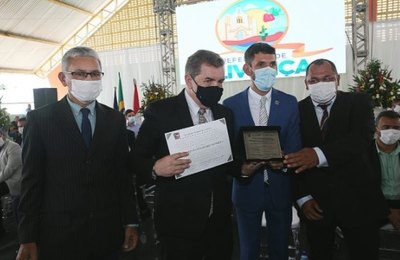 Washington Luiz recebe título de cidadão de Olivença