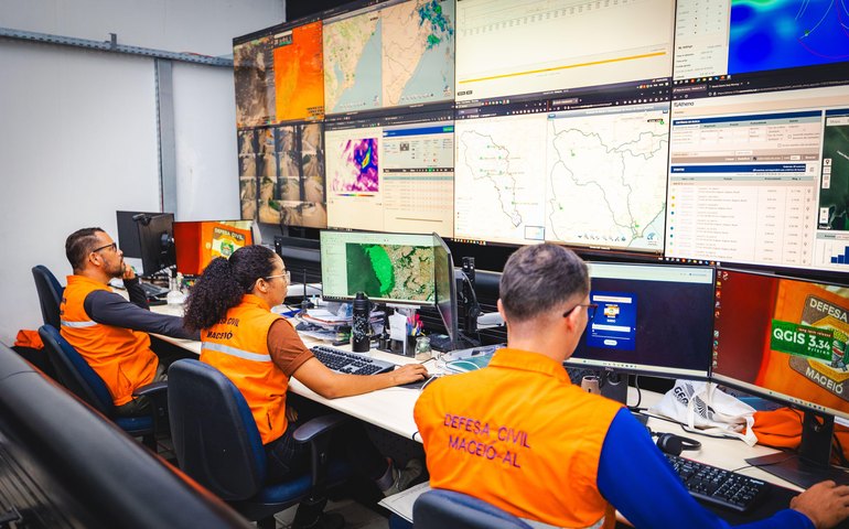 Defesa Civil de Maceió alerta para o risco de chuva forte neste final de semana