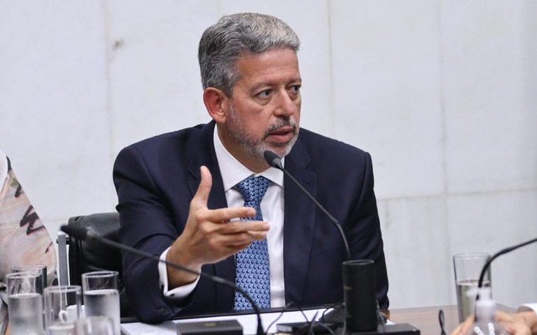 Lira diz que assunto da reforma ministerial está sendo 'atropelado'