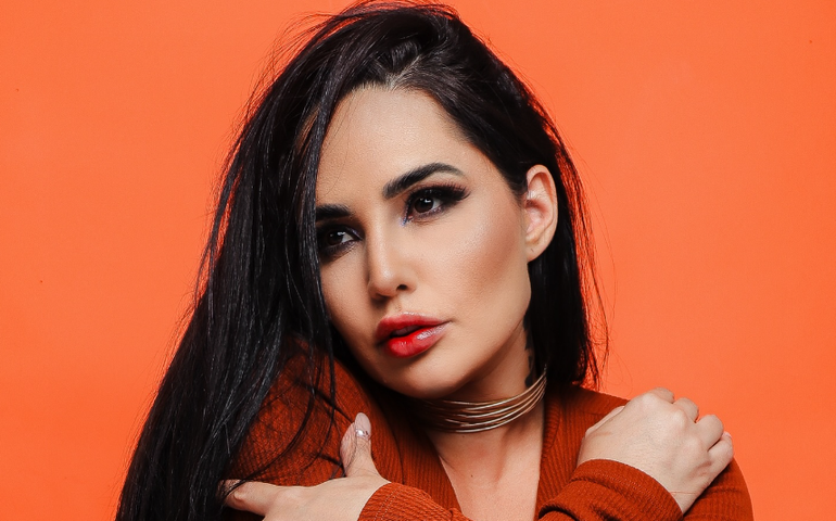 Ex-marido de Perlla confirma fim do casamento, em meio a dívida milionária da cantora: 'Ainda há muito amor'