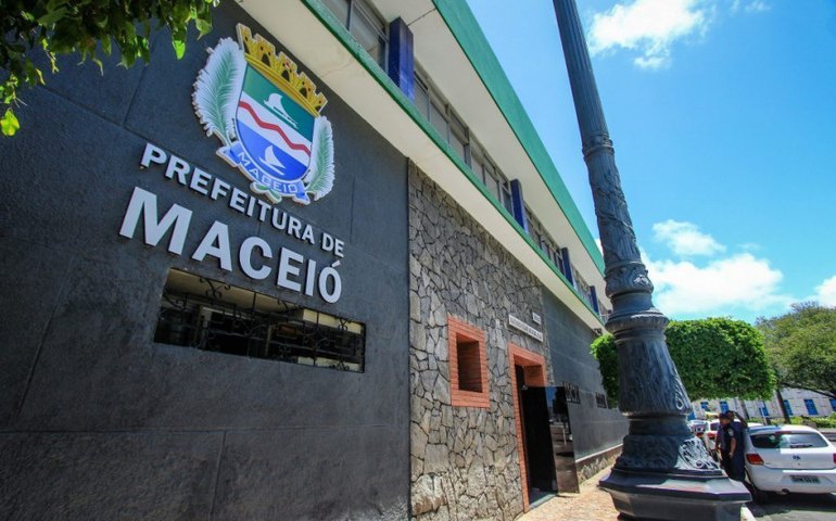 Prefeitura de Maceió paga salário de servidores nesta sexta-feira (26)