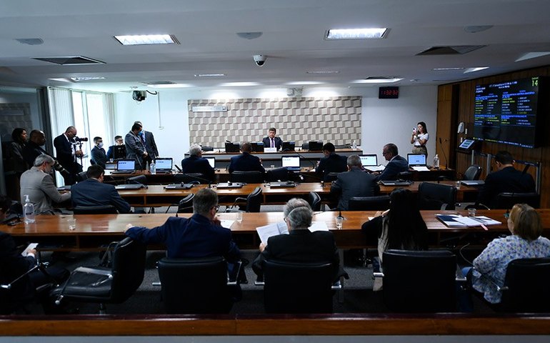 CCT aprecia projeto que obriga legenda em programas jornalísticos