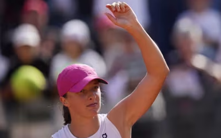 Swiatek volta a vencer Sabalenka e é tricampeão do WTA 1000 de Roma