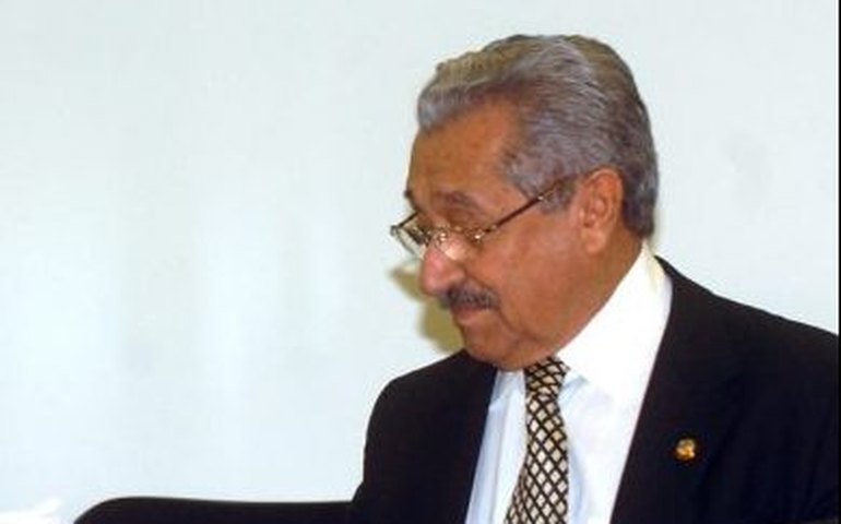 Senado lança livro em homenagem a José Maranhão