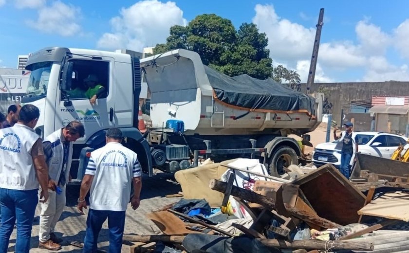 Operação retira barraca e recolhe três toneladas de entulho no Barro Duro