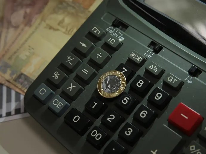 Mercado financeiro reduz previsão da inflação para 5,57%