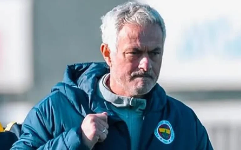 Galatasaray acusa de racismo José Mourinho, técnico do Fenerbahçe após clássico