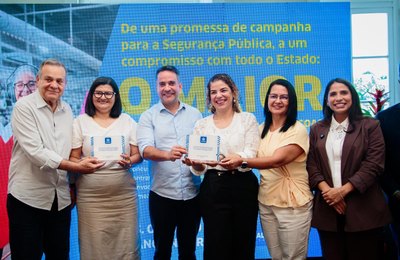 Governador presta homenagens no Dia do Servidor Público