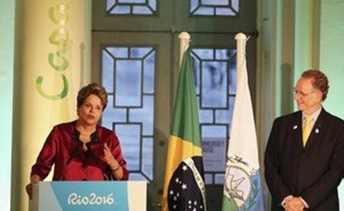 Dilma inaugura Casa Brasil depois de se encontrar com Blatter em Londres