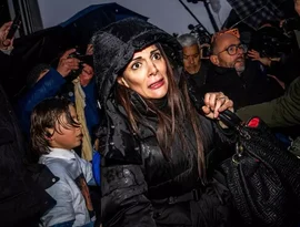 Imagens revelam que dona de bar incendiado na Suíça foi uma das primeiras a fugir