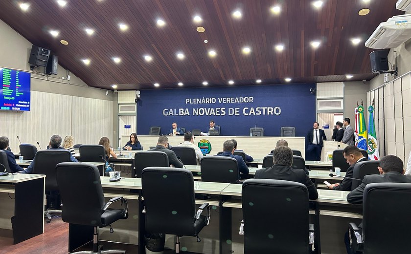 Em Maceió, vereadores aprovam alteração na Lei Orgânica para adequação das emendas