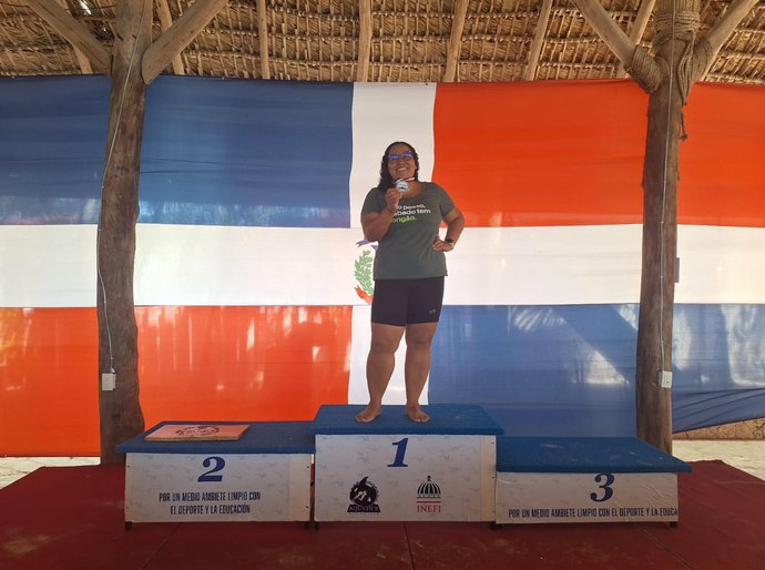 Professora da Uncisal conquista medalha em competição de natação na República Dominicana