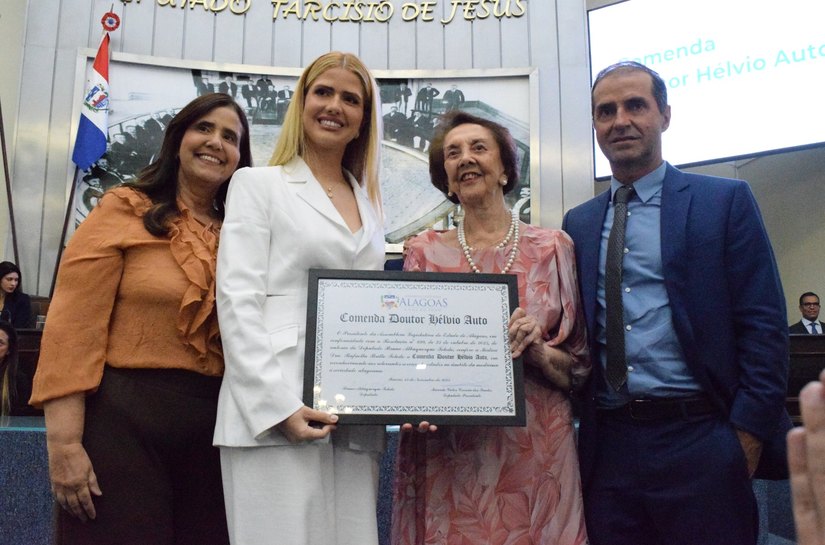 TV Cidadã realiza cobertura da solenidade que entregou comenda à médica Rafaella Britto na Assembleia Legislativa; veja matéria completa