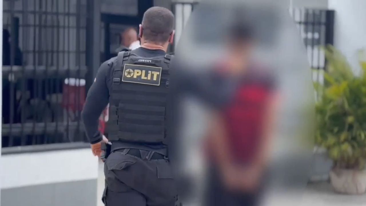 Homem é preso com sete celulares roubados na 'Feira do Rato'