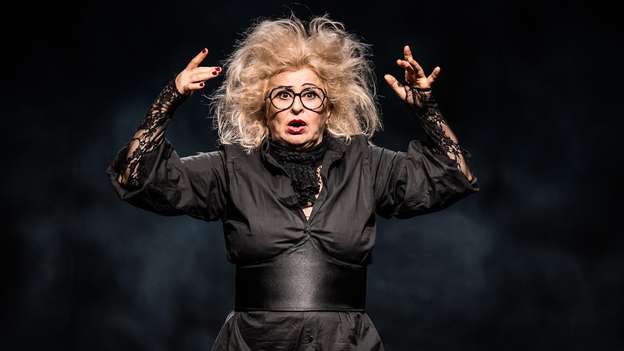 Em 'A Aforista', Rosana Stavis se vale do ritmo frenético para refletir as angústias do agora