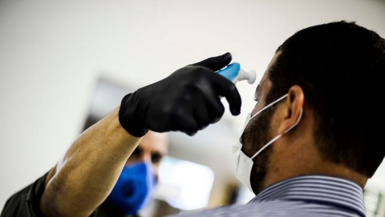 Reino Unido reduz nível de alerta da covid-19 de ‘exponencial’ para ‘epidemia’