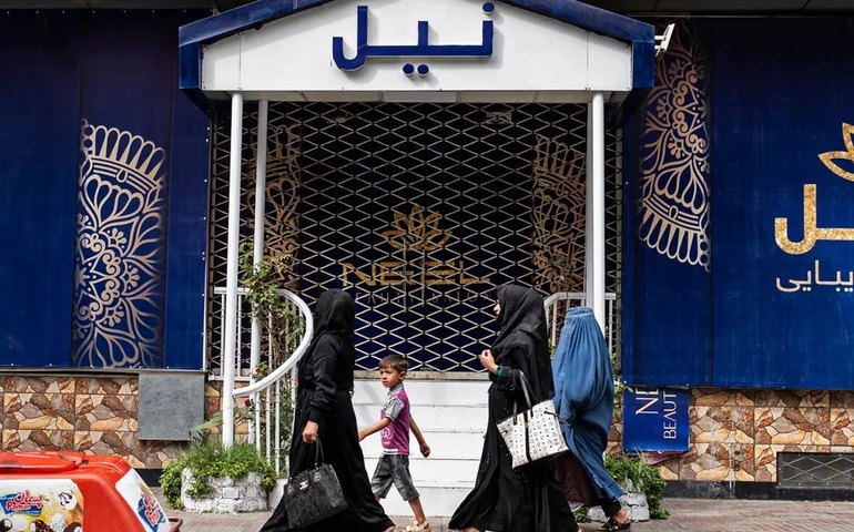 Salões de beleza fecham as portas no Afeganistão após decreto do Talibã