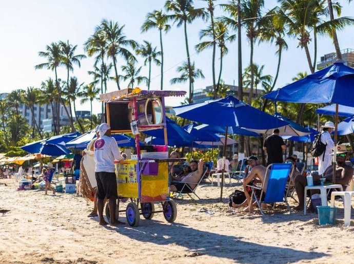 Segurança Cidadã desmente proibição de ambulantes na faixa de areia da praia
