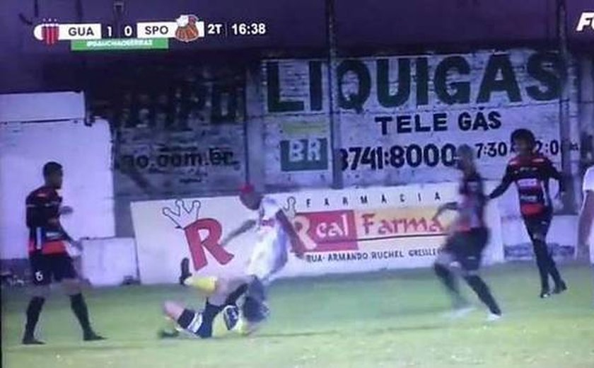 Jogador é preso após chutar cabeça de árbitro durante jogo no RS