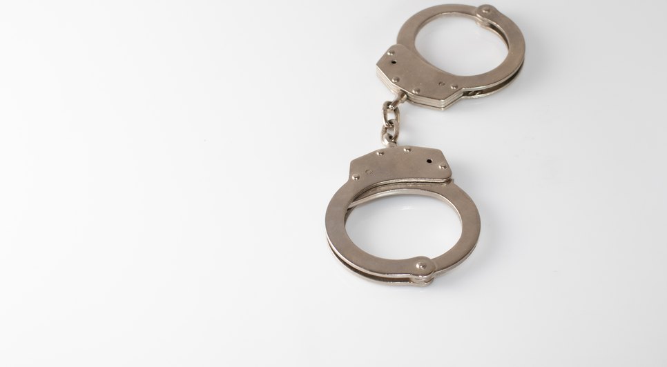 Homem é preso após agredir e ameaçar colocar fogo na casa de pai idoso em Malhador / Foto: Foto: Freepik/Arquivo
