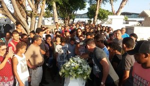 Sepultamento do menino / Foto: Leonardo Barreto/TV Atalaia