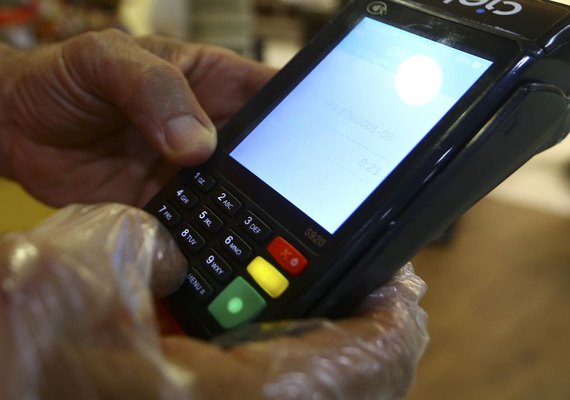 BC estabelece limite de cobrança de taxas nas máquinas de cartão