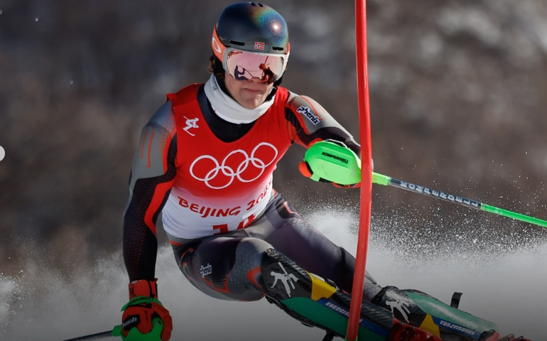 Brasileiro conquista medalha de prata no esqui nos Estados Unidos