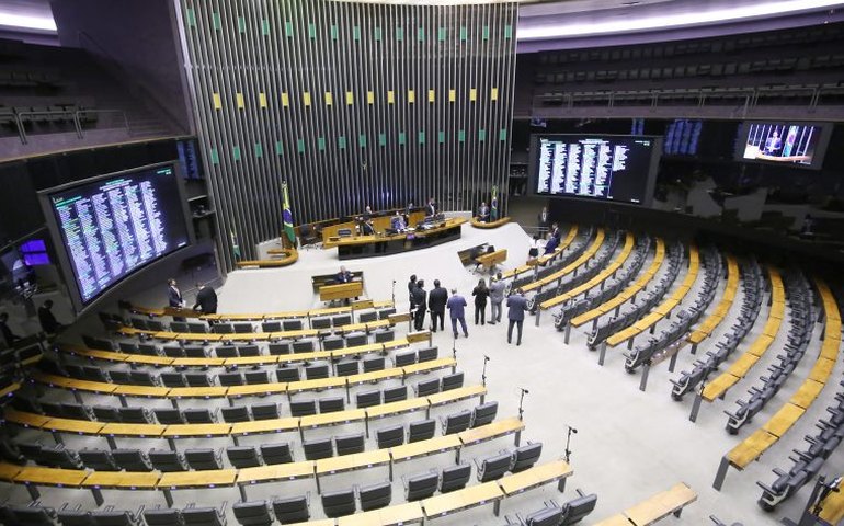 Câmara analisa projeto que autoriza Finep a assumir contratos de agente financeiro que sofrer falência; acompanhe