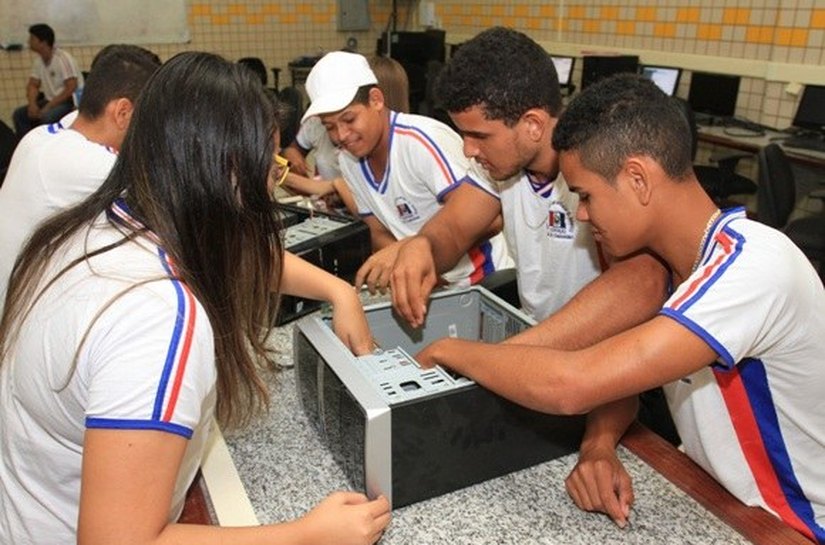 Educação oferece 675 vagas em cursos do Pronatec em Maceió e interior