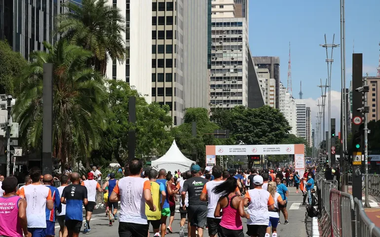 Maratona do Rio: Com sotaques de todo o país, evento bate recorde de inscritos e ainda pode crescer mais